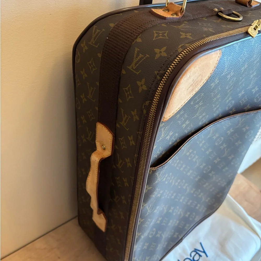 Authentic Louis Vuitton pegase 55 monogram - Picture 5 of 9